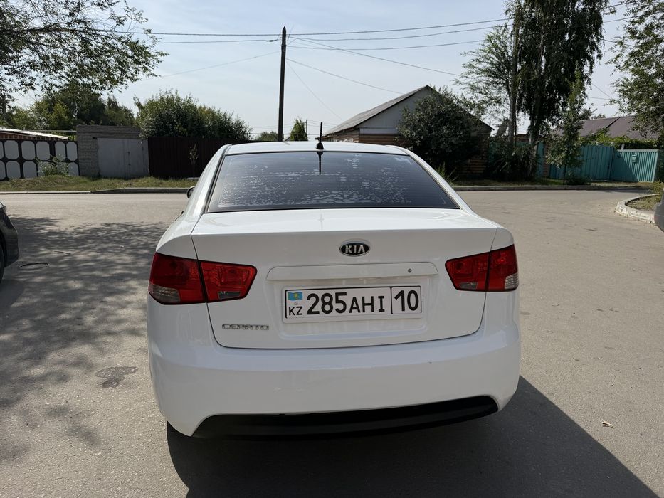 Автомобиль  kia cerato