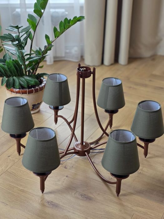 Продам люстру, новую,