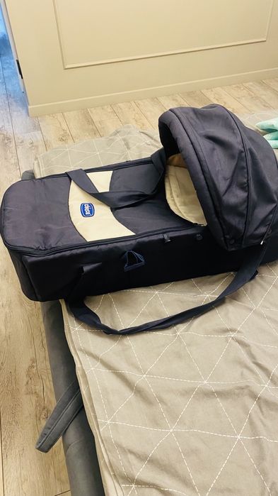 Продаю переноску chicco