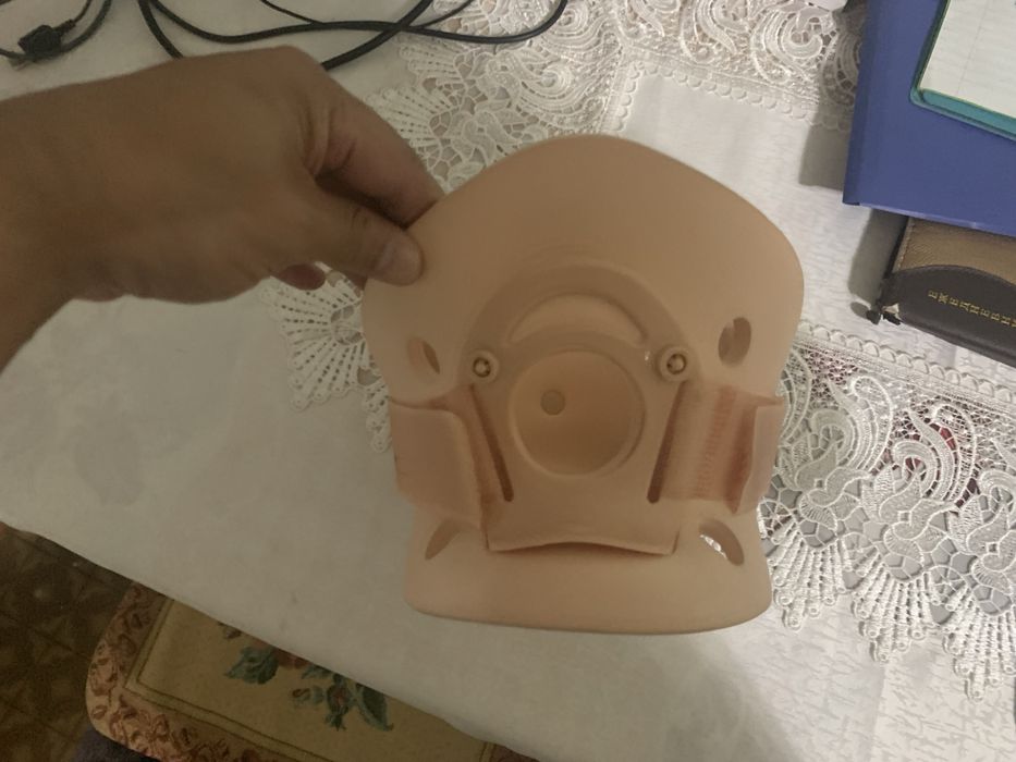 Ортопедический шейный воротник