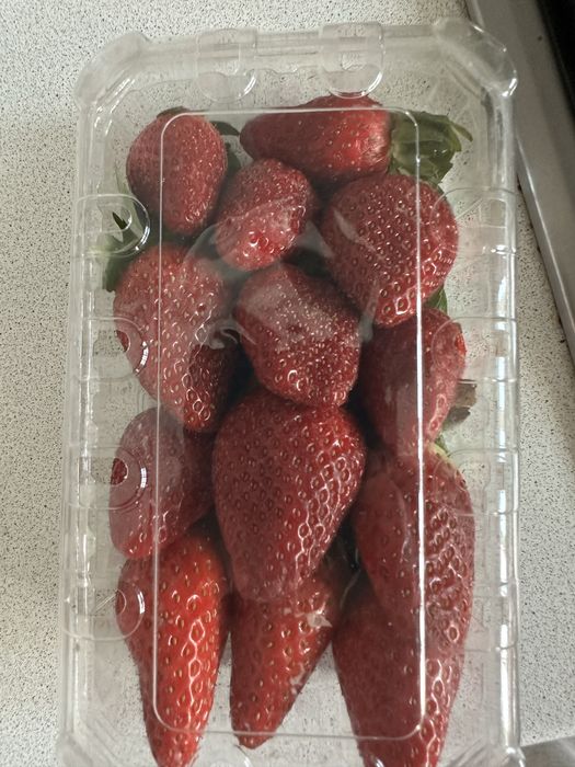 Клубника свежая отборная