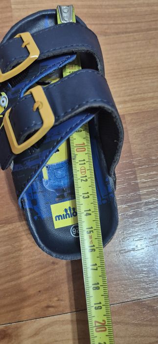 Papuci Minions 26