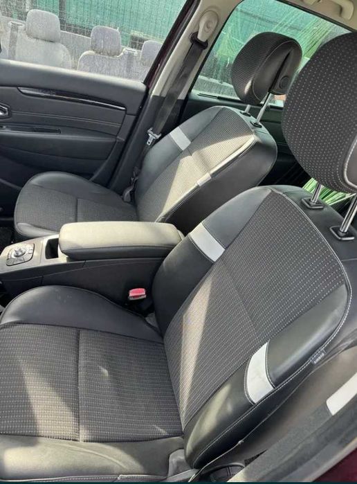 RENAULT Scenic 2012 — imagine 3