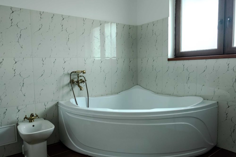 Finisaje interioare-exterioare pentru renovări și construcții noi