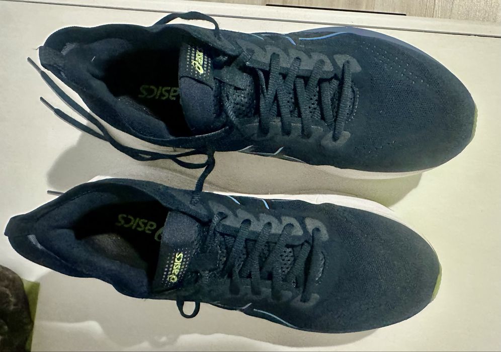 Маратонки ASICS, 45 номер