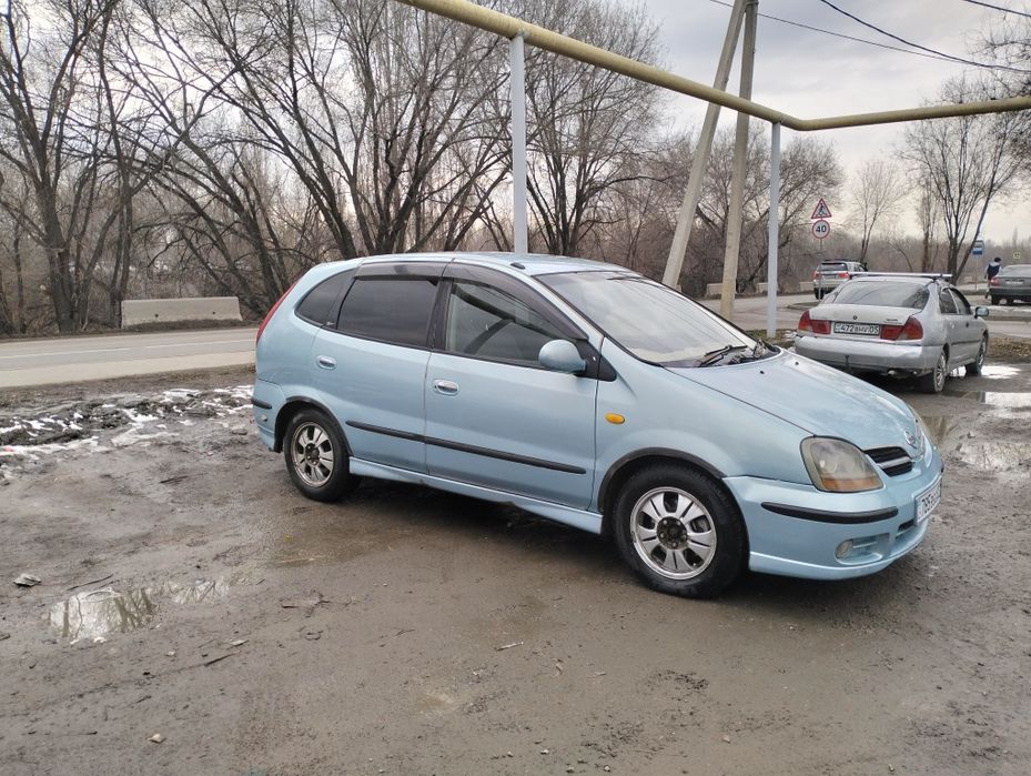 Nissan Tino продам