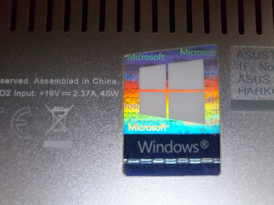 Vand Laptop Asus ZenBook 14 cu Windows si Office