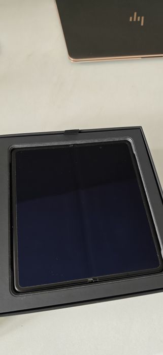 Vând Honor Magic V5