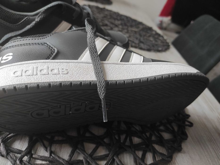 Обувки Adidas  HOOPS 2.0 номер 42 2/3