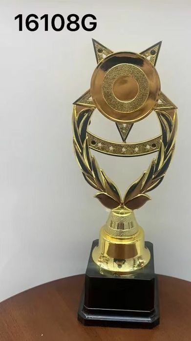 Статуэтки для награждения пластмассовые