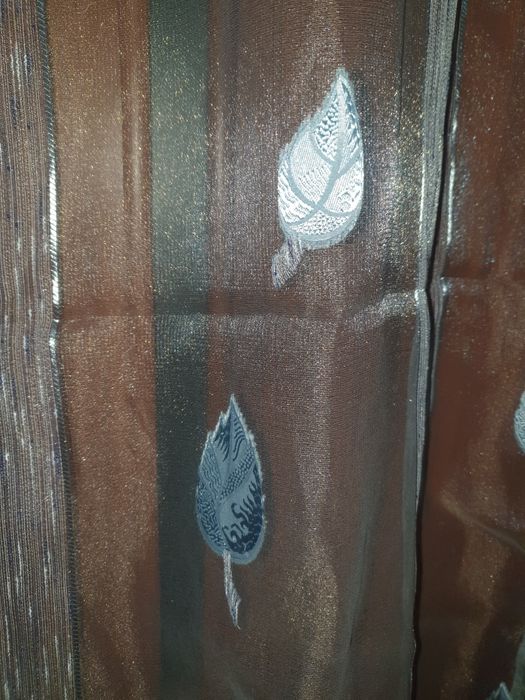 Продаю тюль,  скатерть на стол