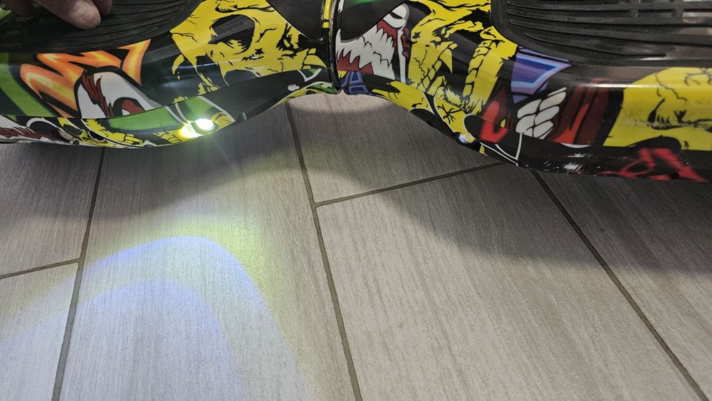 Hoverboard Monkeyboard Graffiti