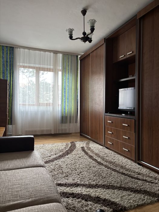 Inchiriez apartament 2 camere , zona centrala