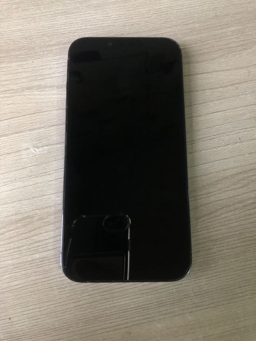 Айфон 13 про в хорошем состояние