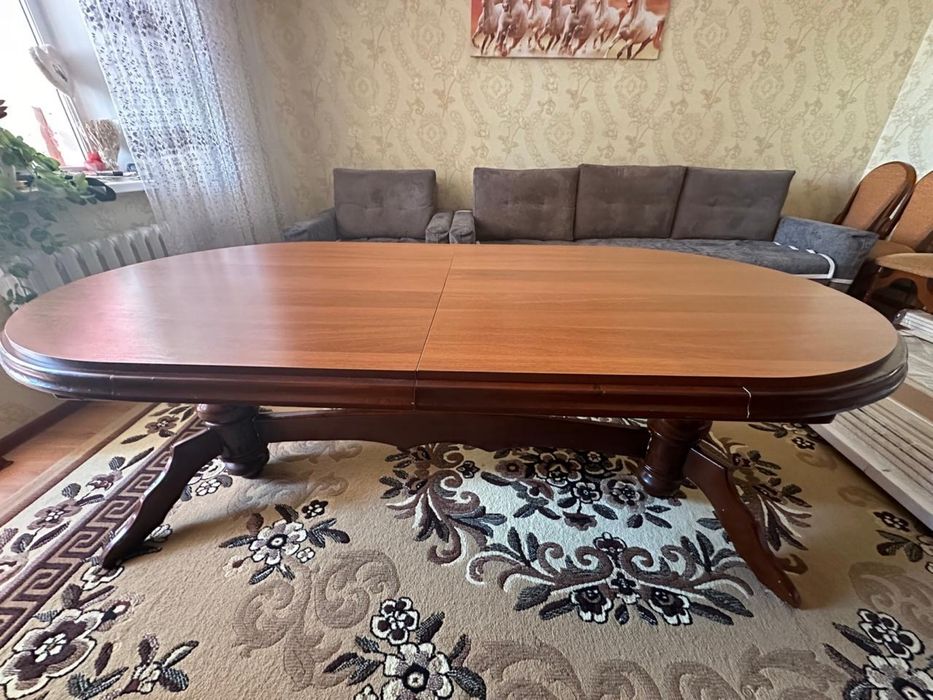 Продам стол дерево