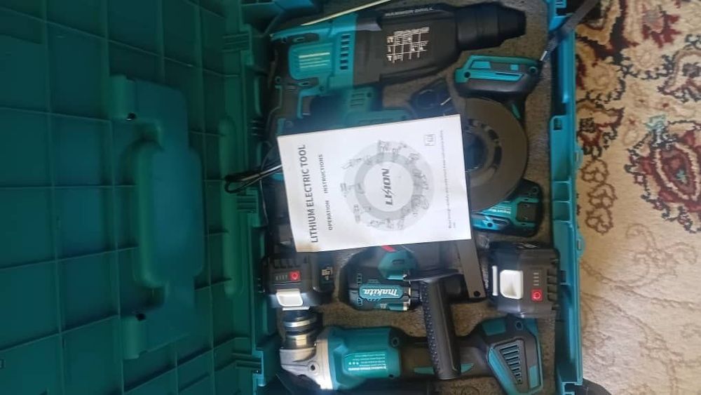 Набор инструментов.