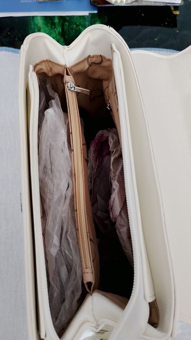 Продавам стилна чанта