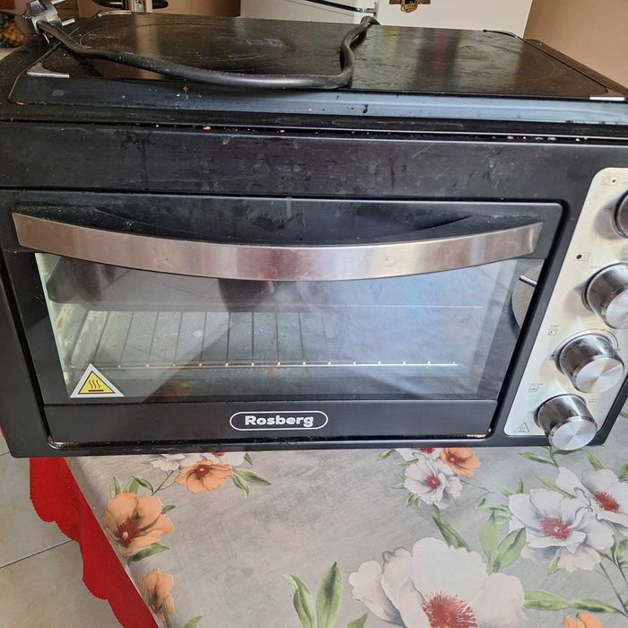 Печка със стъклокерамичен плот,  малка