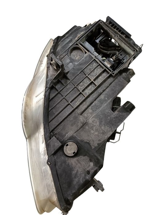 Far Stanga Fata Volkswagen Passat 3C2 2005 - 2010 3C0941751G