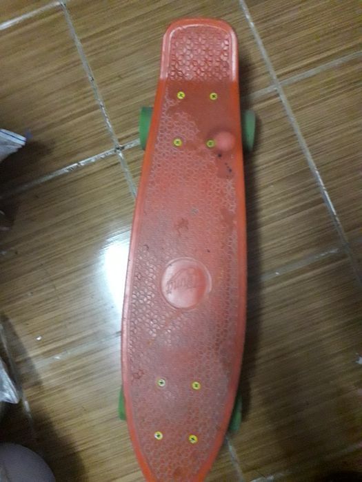 Продам б/У детский самокат, скейтборт