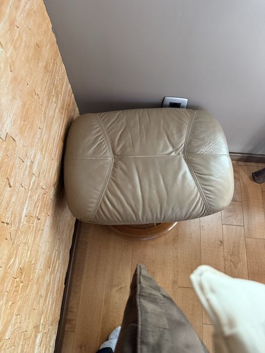 ПОДАРЯВАМ диван + фотьойли + табуретка