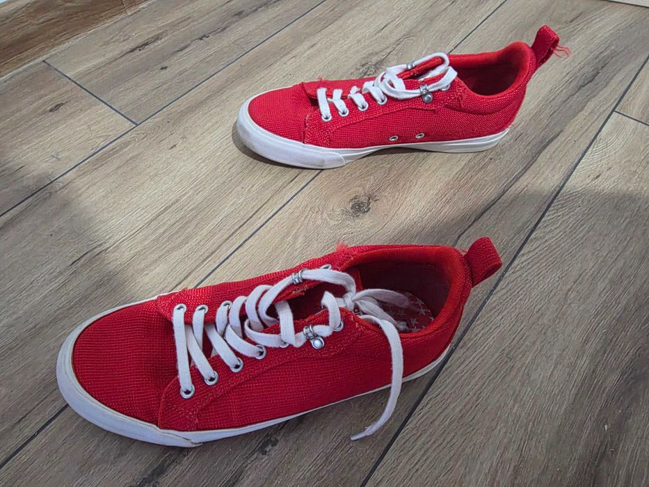 Converse , marimea 42