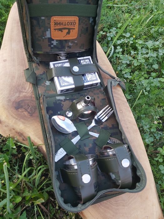Туристически комплект ОХОТНИК манерка,2 чаши,лъжица,вилица и карти в к