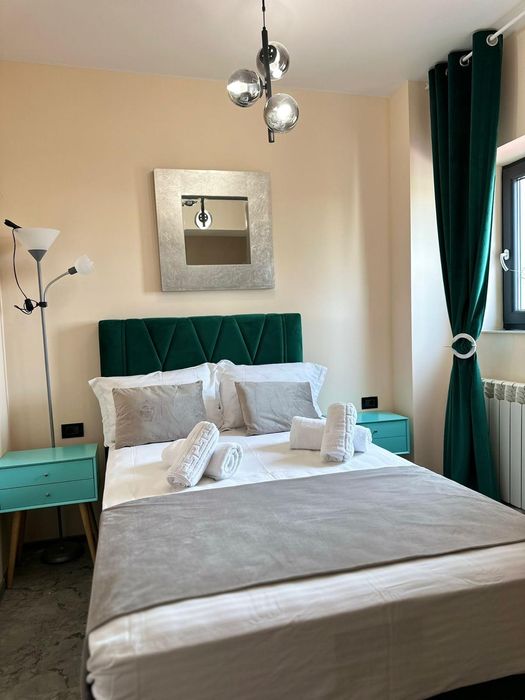 Închiriez apartament