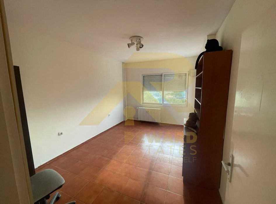 Продава се Четиристаен апартамент в София, Дружба 2 - 110 кв.м за 2164 €/кв.м - Снимка #2