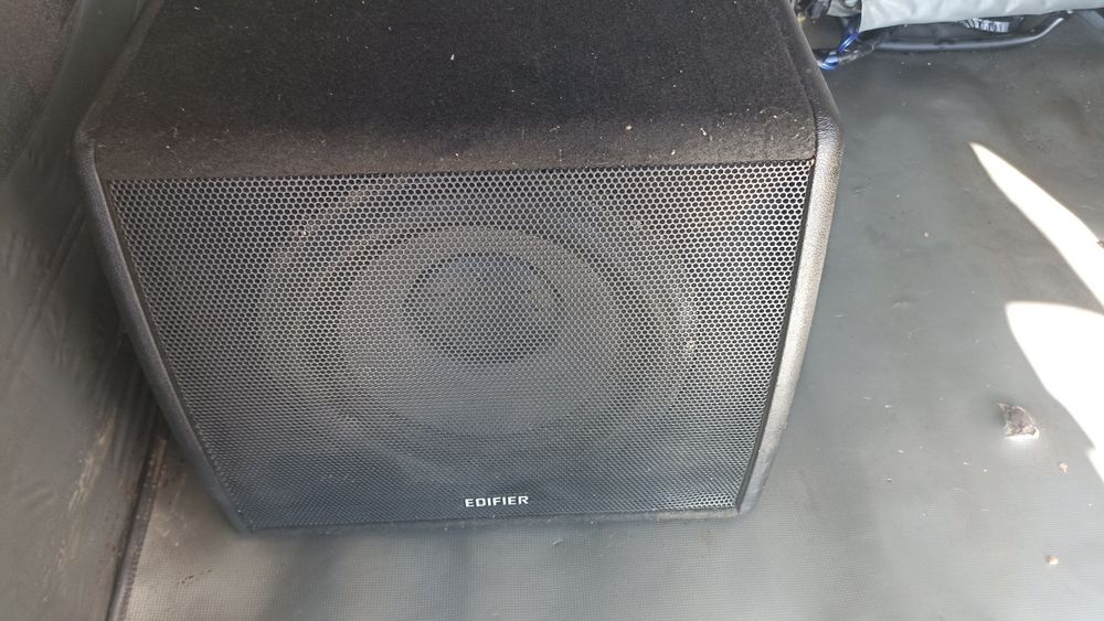 Калонка самвуфер