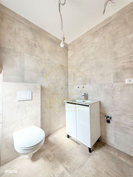 Duplex cu 5 camere si 2 bai, 470 mp teren si 115 mp utili in Ghiroda.