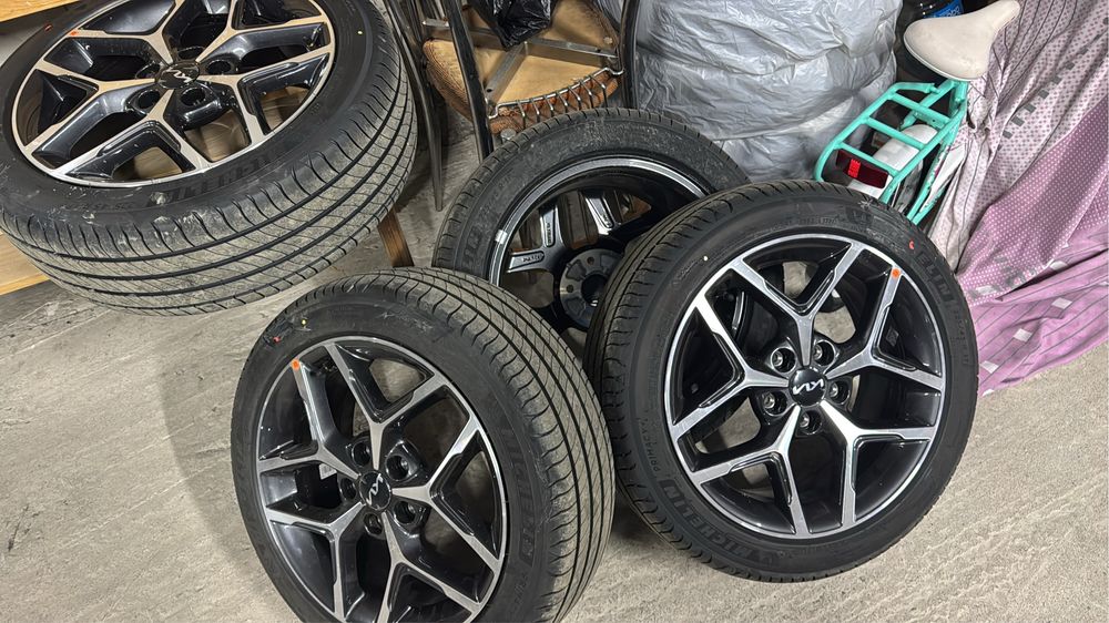 Оригинальные диски с летней резиной на киа сид