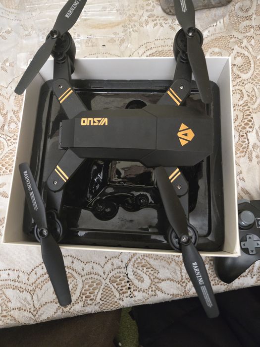 Дрон със HD камера