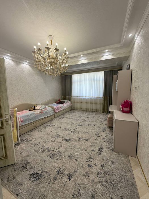 Продаётся 4-х комнатная квартира в Чиланзаре