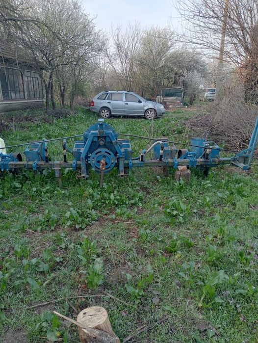 Vand tractor u650 cu utilaje si separat