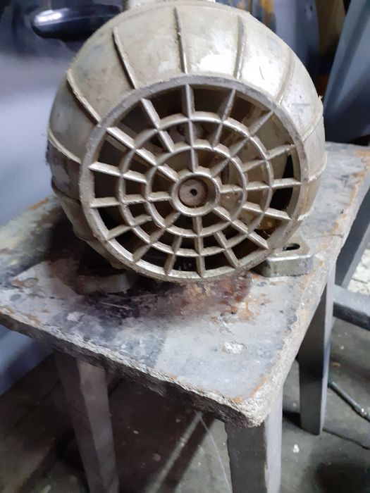 Продам электродвигатель