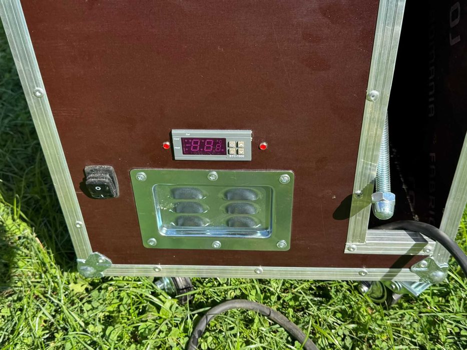 Masina  fum greu  cu gheata carbonica