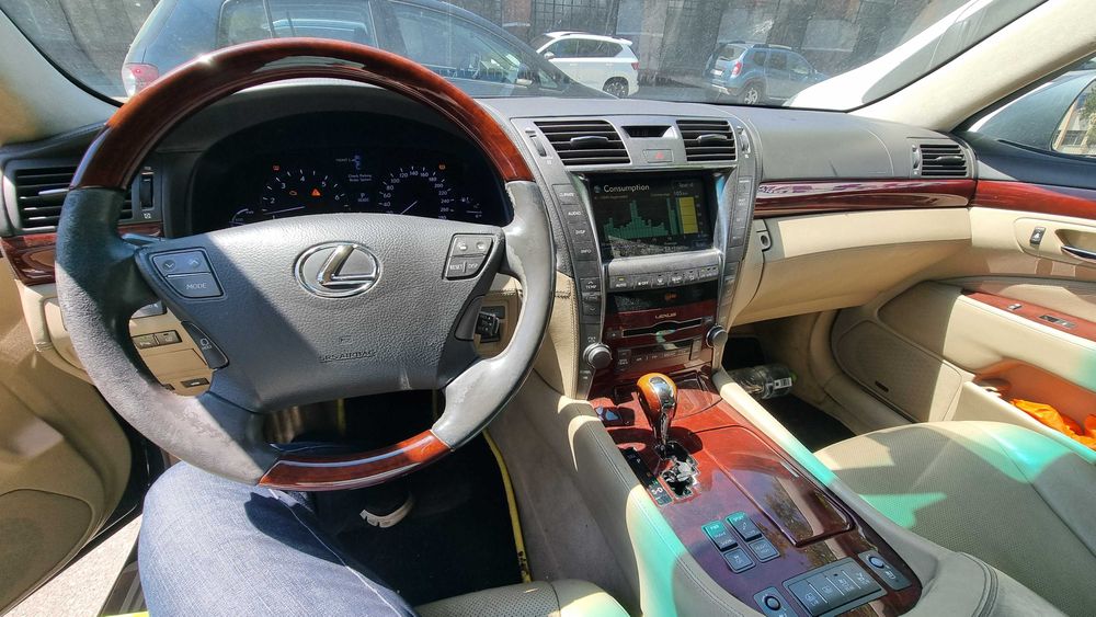 De vanzare Lexus LS 600H