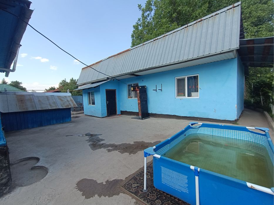 Продам два дома на одном участке