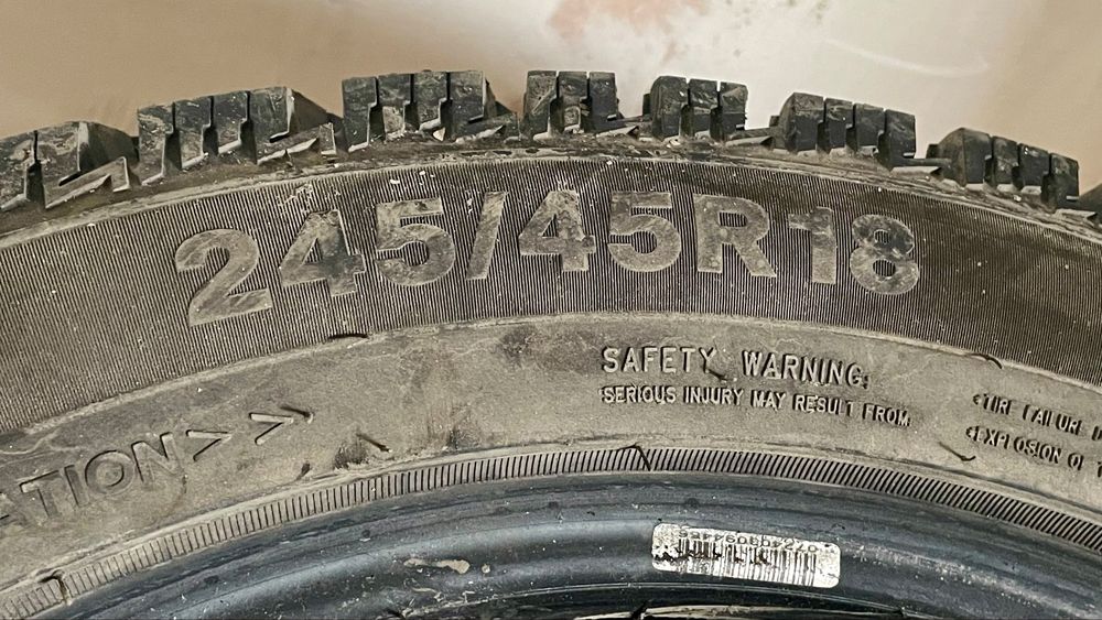 Зимние шины 245/45/18