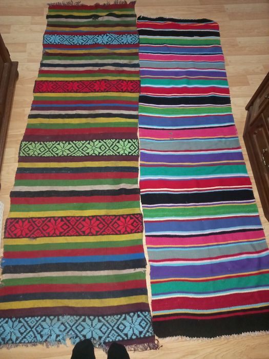 Vând covoare tradiționale.vechi urgent bune