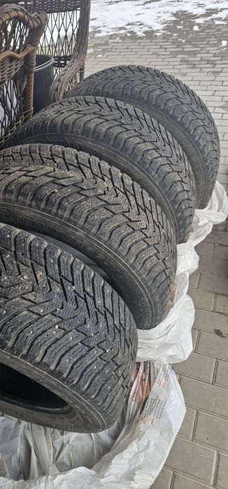 Продам комплект зимних шин