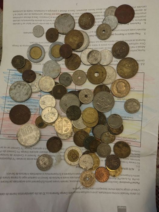 Lot bancnote și monede