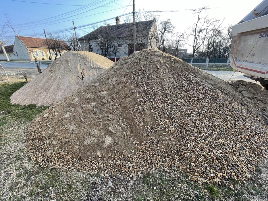 Livrez la comanda clientului cribluri piatra concasata balast nisip sort refuz de ciur etc