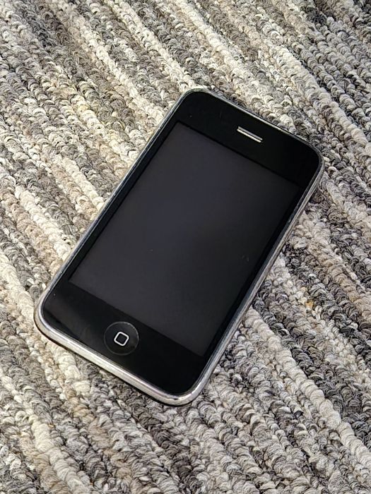 Vand iPhone 3GS Negru 32Gb Telefon De Colectie
