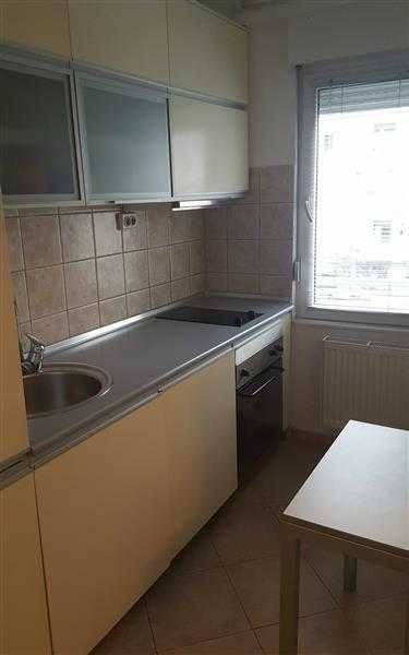 Дава се под наем Тристаен апартамент в Бургас, Възраждане - 74 кв.м за 255 € - Снимка #4