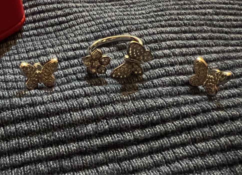 Новый комплект серьги и кольцо, куплен в Москве