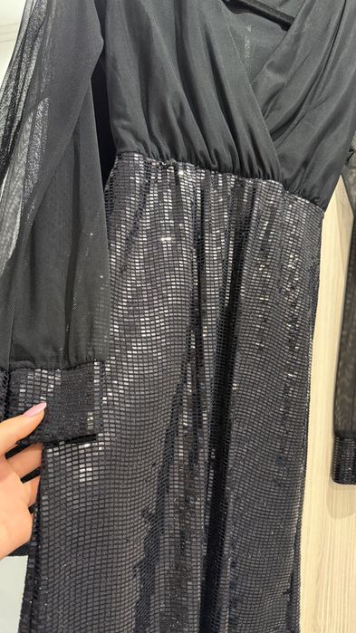 Къса рокля с дълъг ръкав