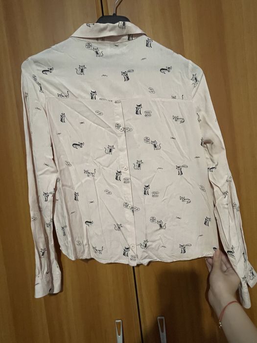 Camasi roz pudra model pisici Bershka, roz cu carouri negre HM XS