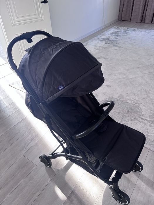Продам коляску Chicco
